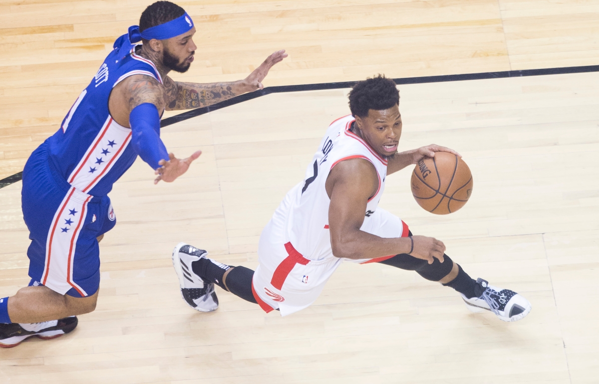 背后是一位 背后是一位